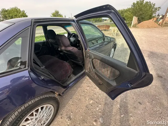 Opel Vectra B 1993 · 1.6 MT