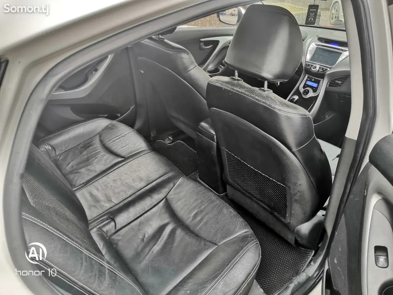 Hyundai Avante 2011 · 1.6 AT