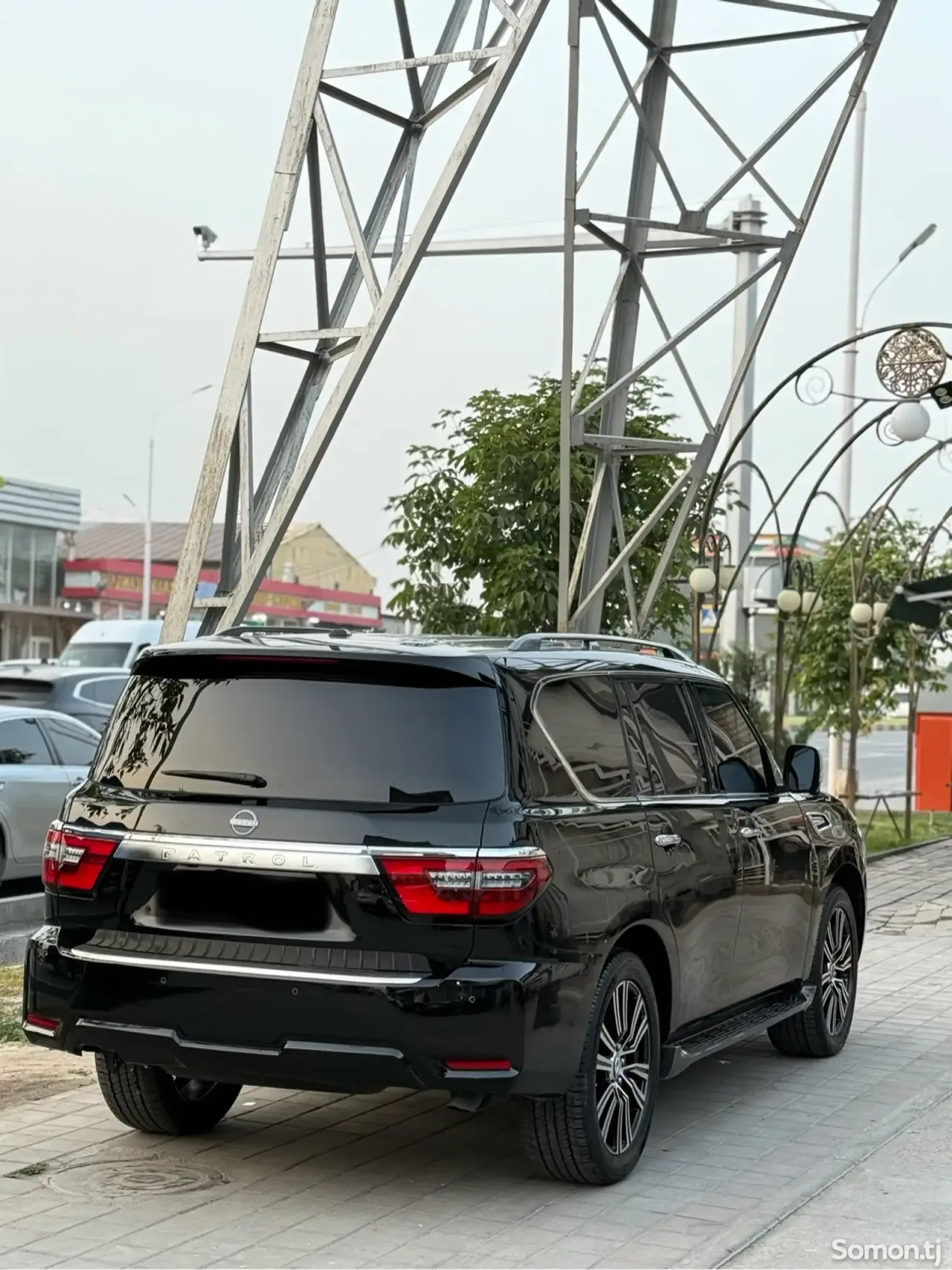 Nissan Patrol 2021 · 5.6 AT