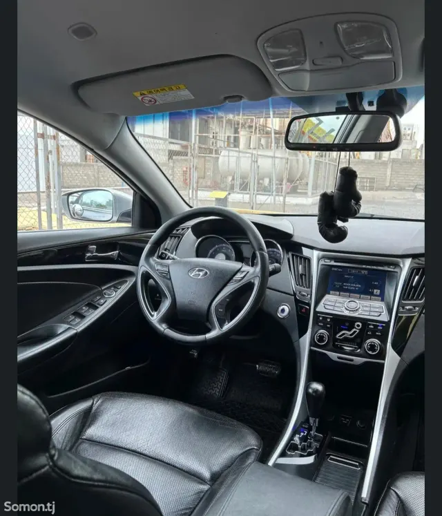 Hyundai Sonata 2010 · 2.4 AT