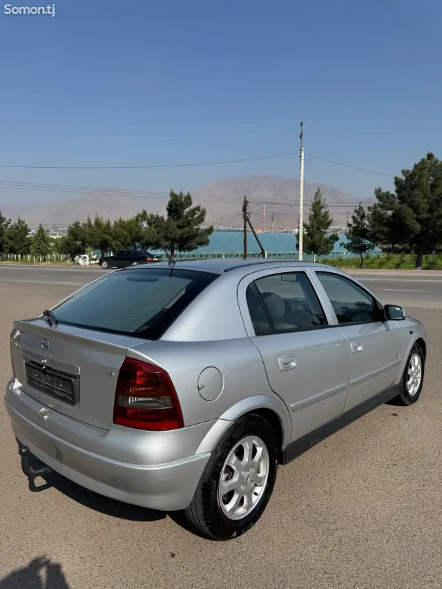 Opel Astra G 2002 · 1.6 AT