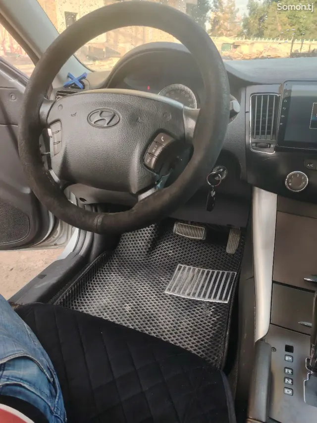 Hyundai Sonata 2008 · 2.4 AT