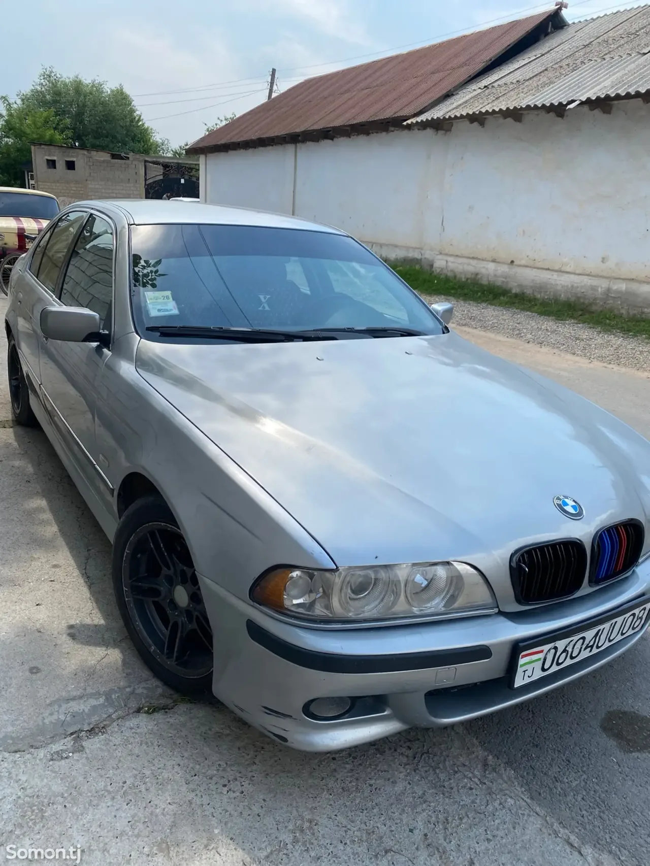 BMW M5 1996 · 2.4 AT