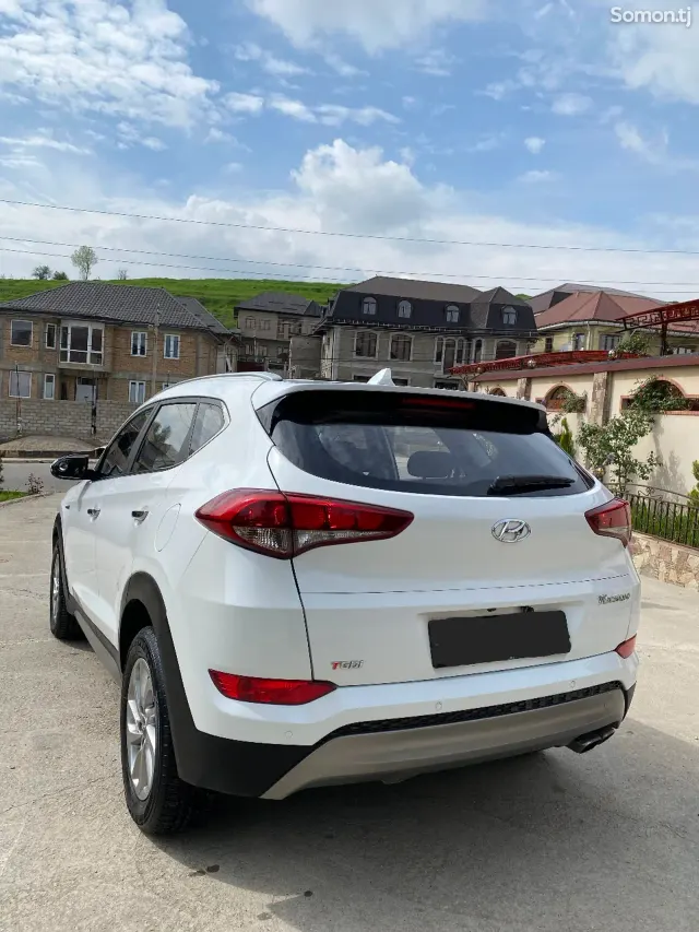 Hyundai Tucson 2016 · 1.6 AT