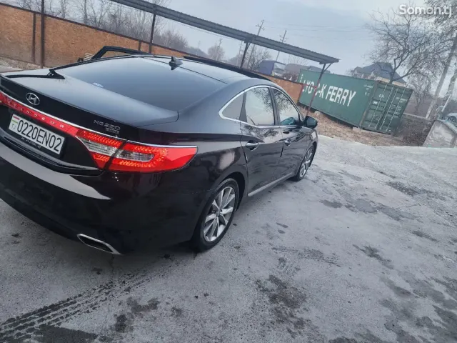 Hyundai Grandeur 2015 · 2.2 AT