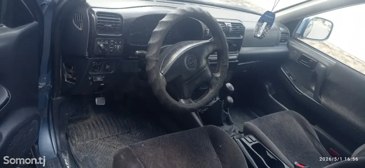 Opel Frontera 2000 · 2.0 MT