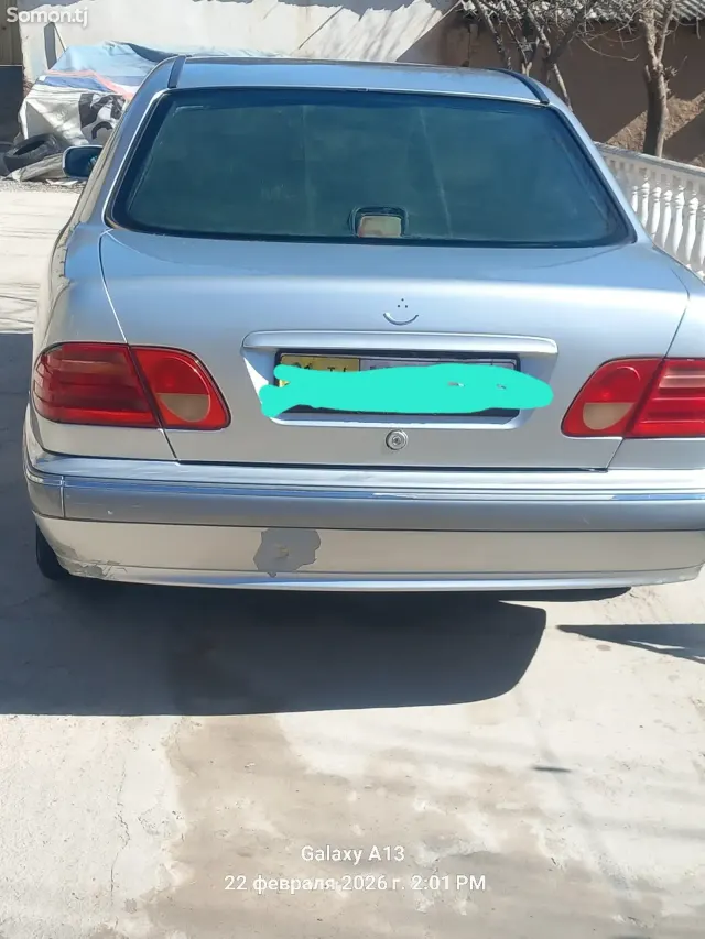 Mercedes-Benz E class 1996 · 1.8 MT