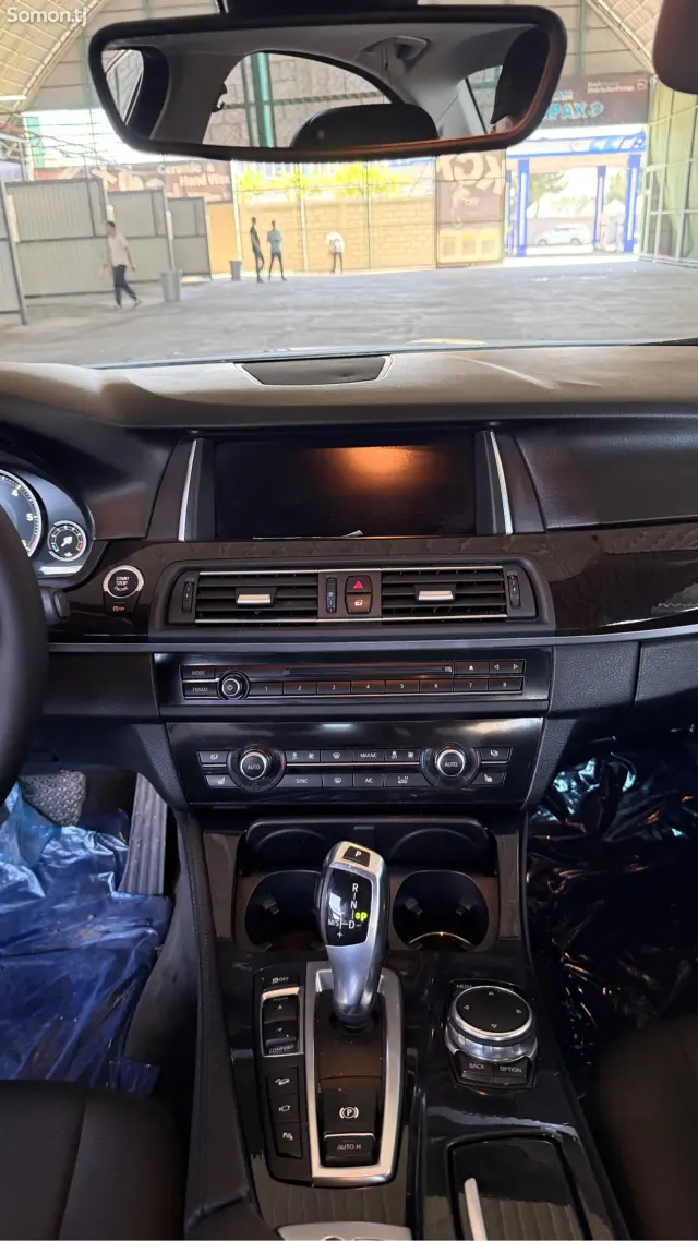 BMW 5 series 2015 · 2.0 AT