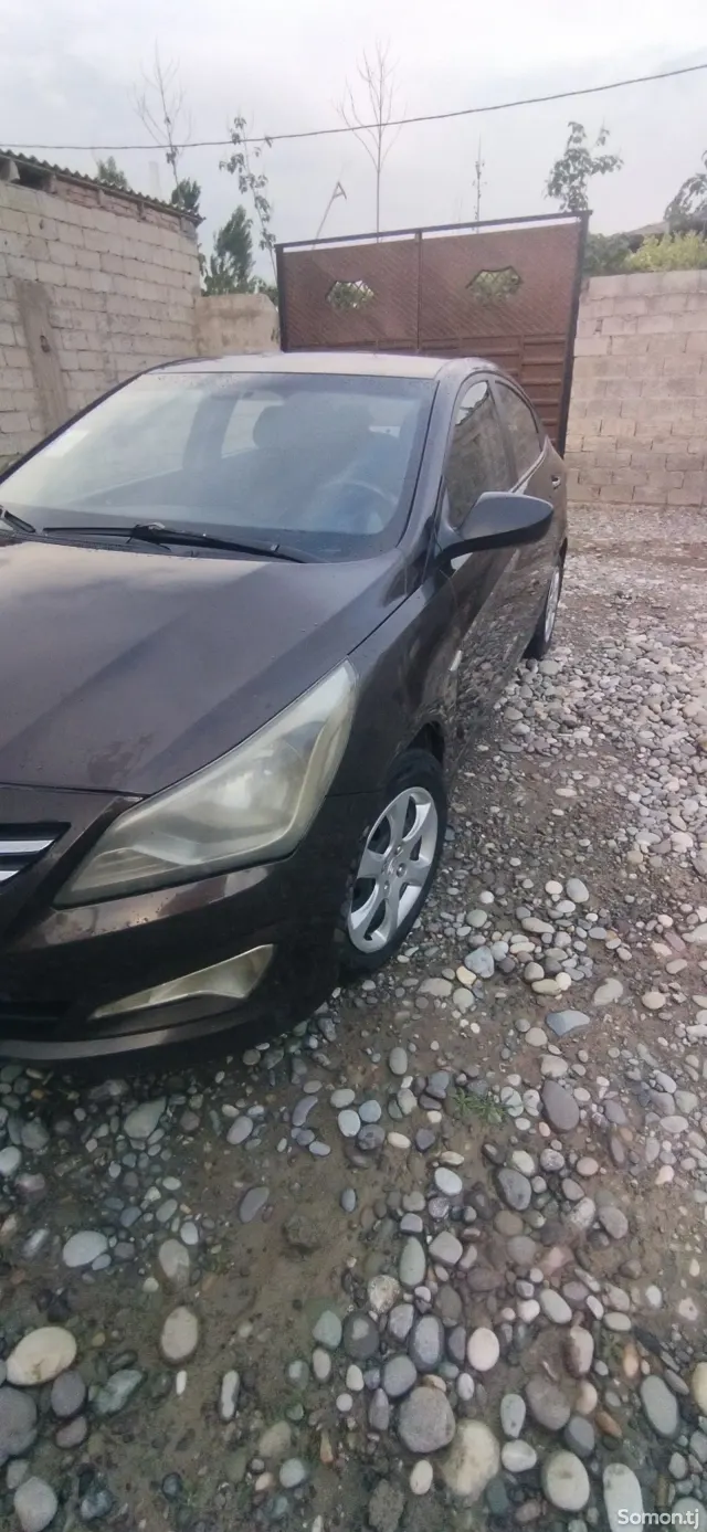 Hyundai Solaris 2015 · 1.6 AT