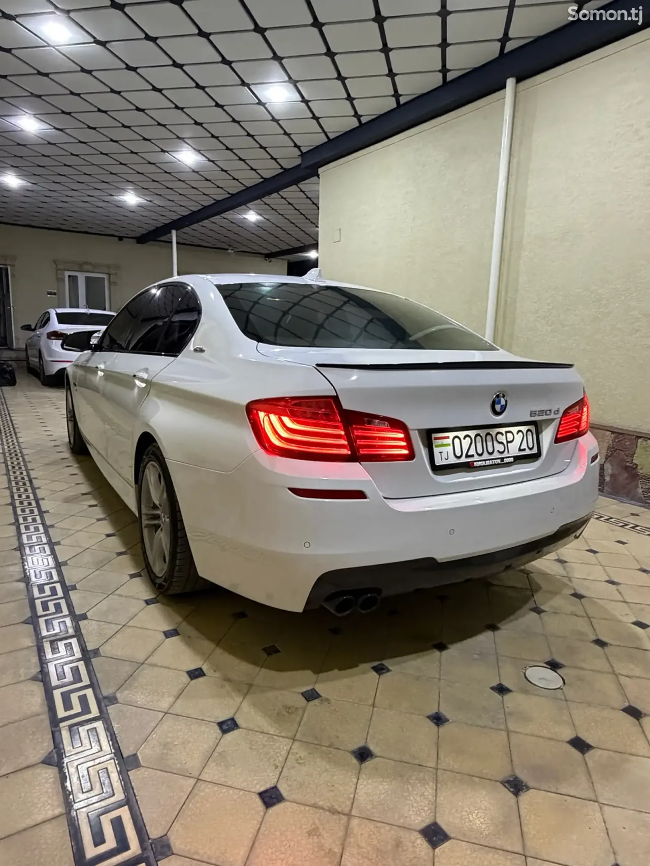 BMW 5 series 2016 · 2.0 CVT