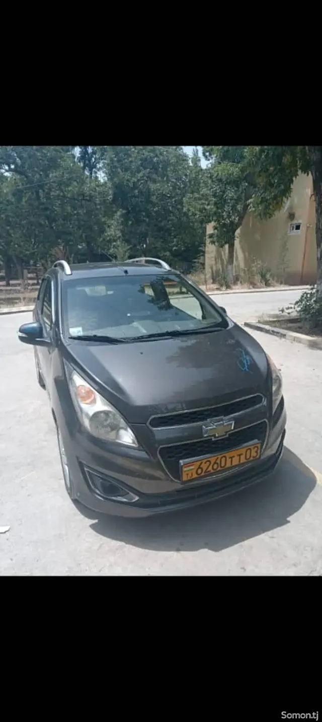 Chevrolet Spark 2015 · 1.2 AT