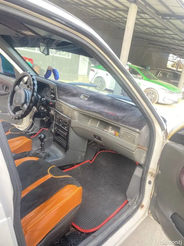 Daewoo Nexia 1996 · 1.6 MT