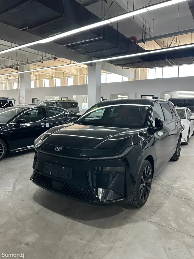Toyota bZ4X 2025 · AT