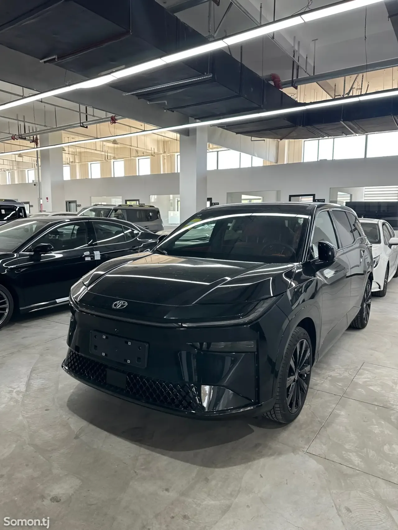 Toyota bZ4X 2025 · AT