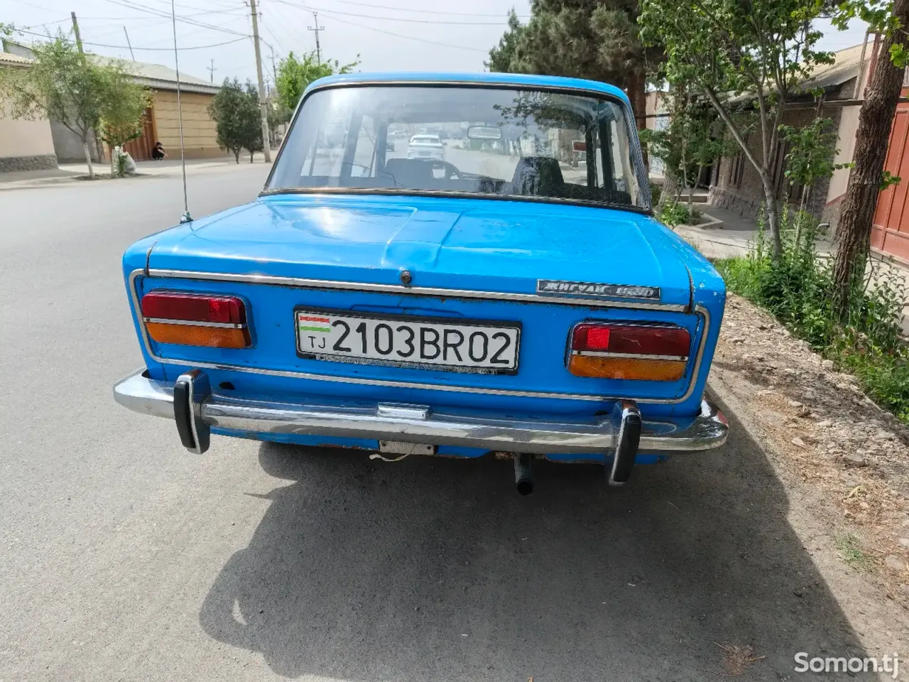 Lada (ВАЗ) 2103 1950 · 1.6 MT