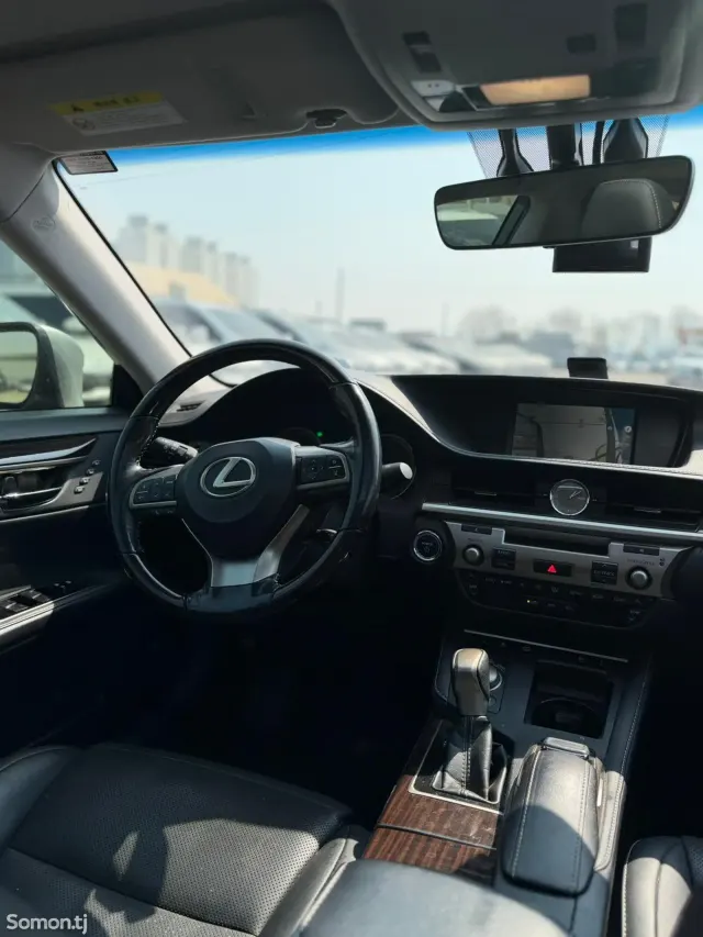 Lexus ES series 2017 · 3.0 CVT