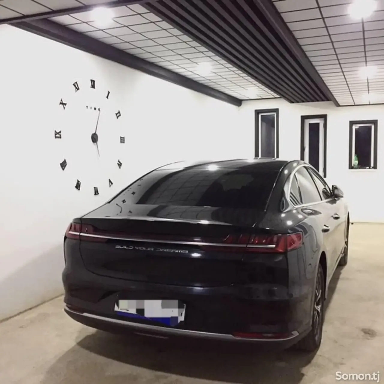 BYD E9 2021 · AT