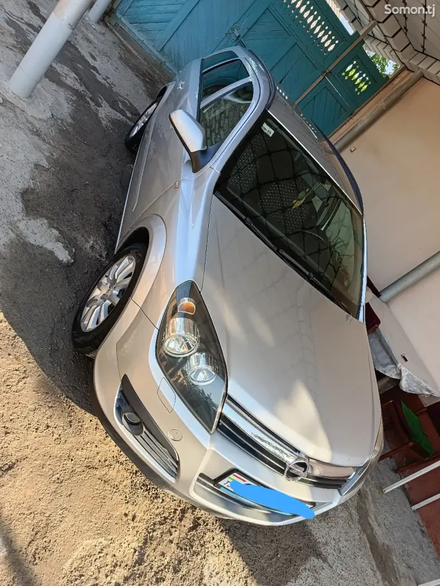 Opel Astra H 2006 · 1.6 MT