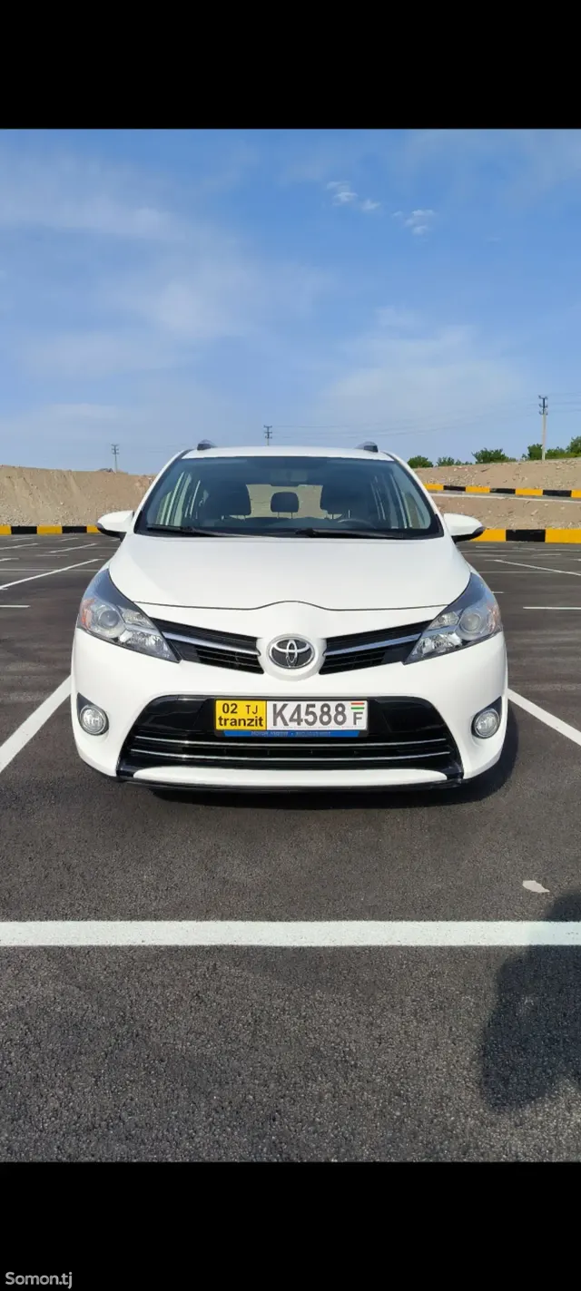 Toyota Verso 2014 · 1.8 MT