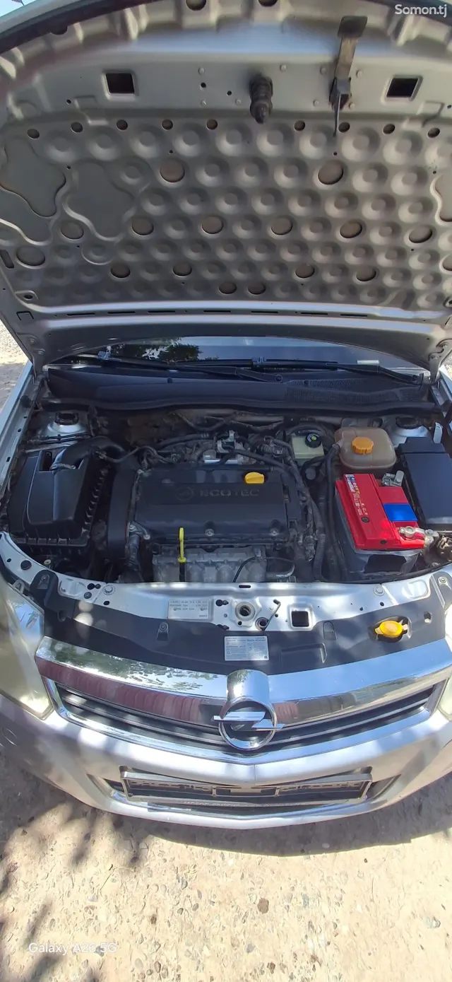 Opel Astra H 2007 · 1.6 MT