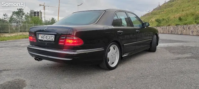 Mercedes-Benz E class 2002 · 2.8 AT