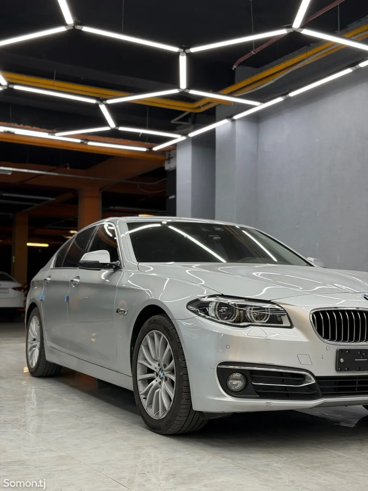 BMW 5 series 2014 · 2.0 AT