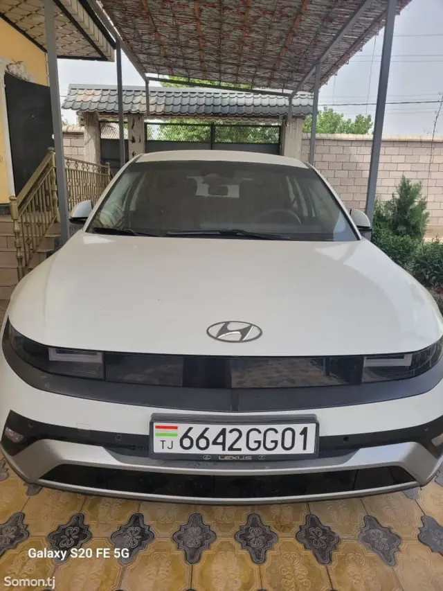 Hyundai IONIQ 2024 · AT