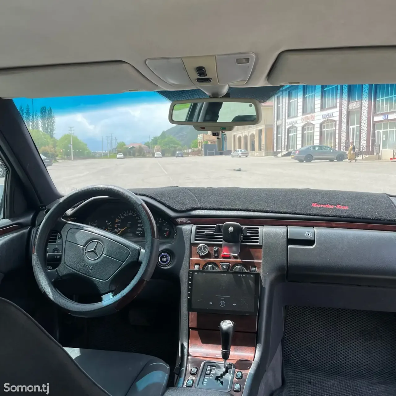 Mercedes-Benz E class 1997 · 2.0 AT