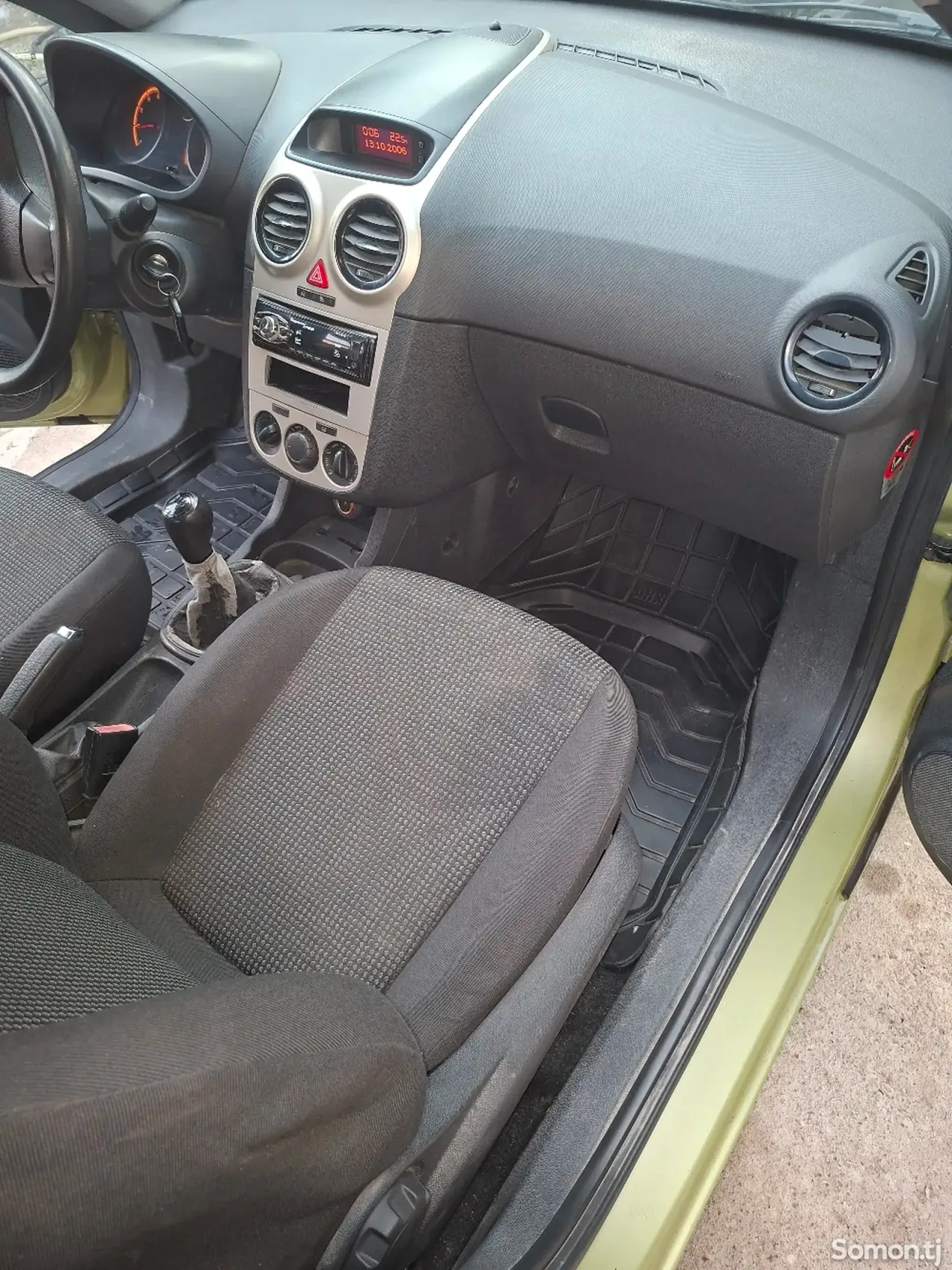 Opel Corsa 2007 · 1.2 MT