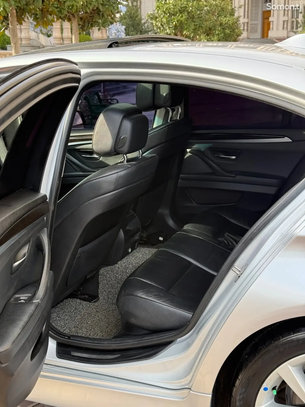 BMW 5 series 2011 · 2.0 AT