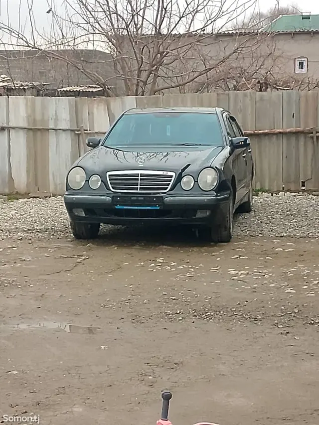 Mercedes-Benz E class 1999 · 2.0 MT