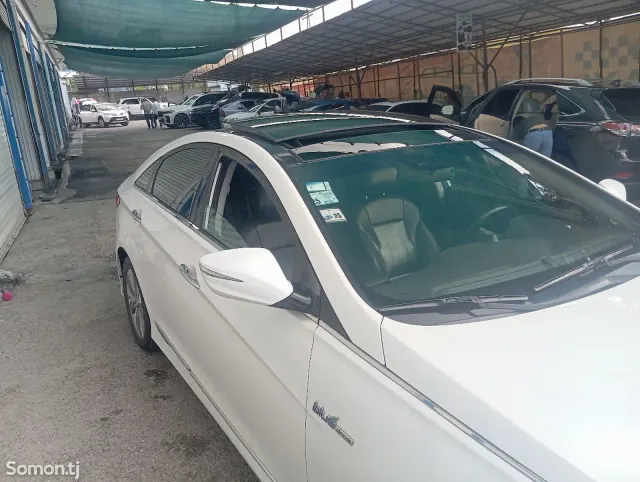 Hyundai Sonata 2014 · 2.0 AT