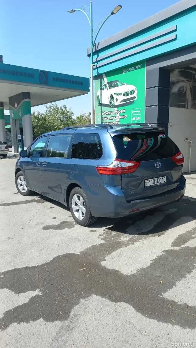 Toyota Sienna 2014 · 3.5 AT