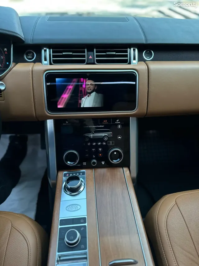Land Rover Vogue 2019 · 4.4 AT