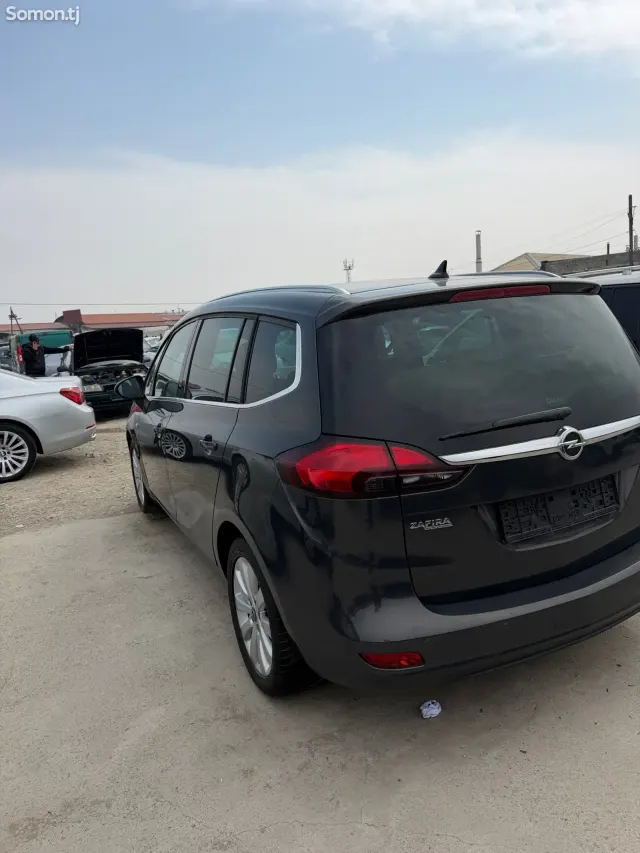 Opel Zafira 2014 · 1.6 MT