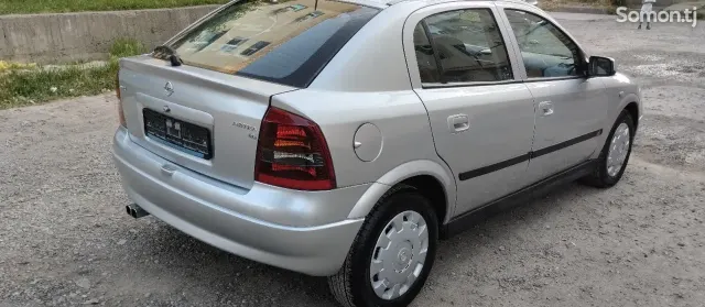 Opel Astra G 1998 · 1.6 MT