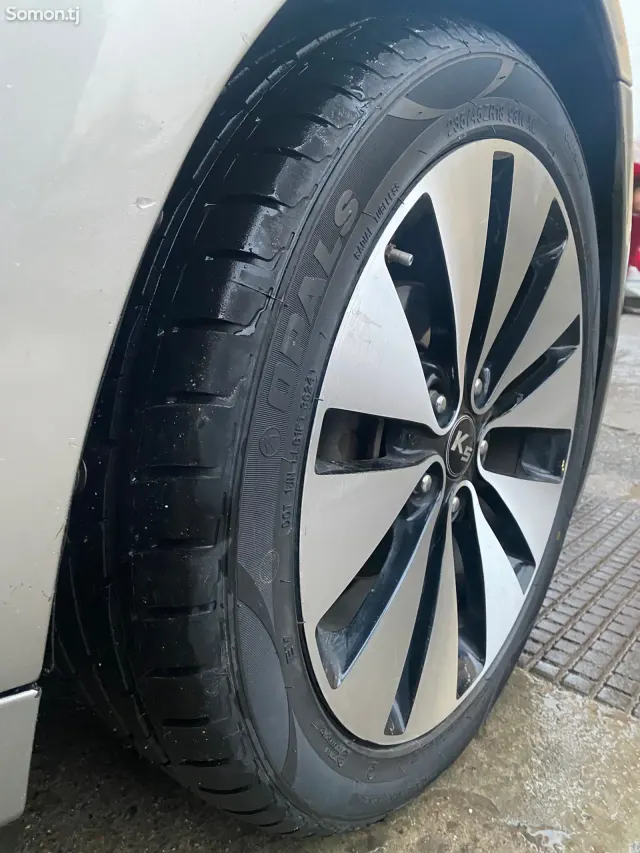 Kia K5 2011 · 2.0 AT