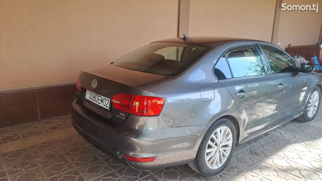 Volkswagen Jetta 2012 · 1.9 AT