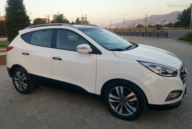 Hyundai Tucson 2014 · 2.0 AT