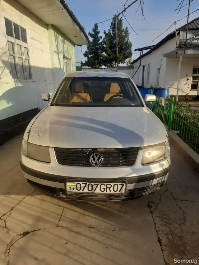 Volkswagen Passat 1997 · 1.8 MT