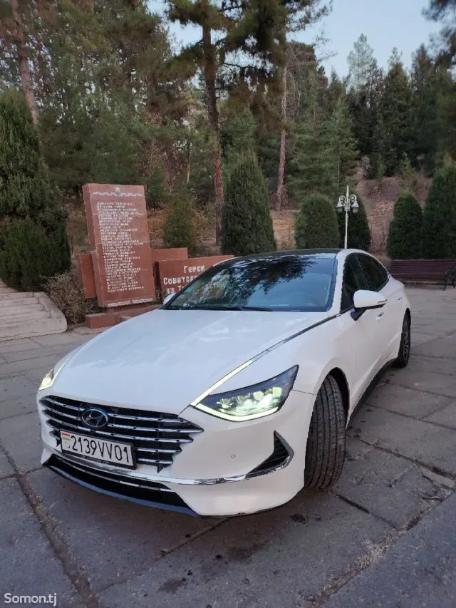 Hyundai Sonata 2021 · 2.0 AT