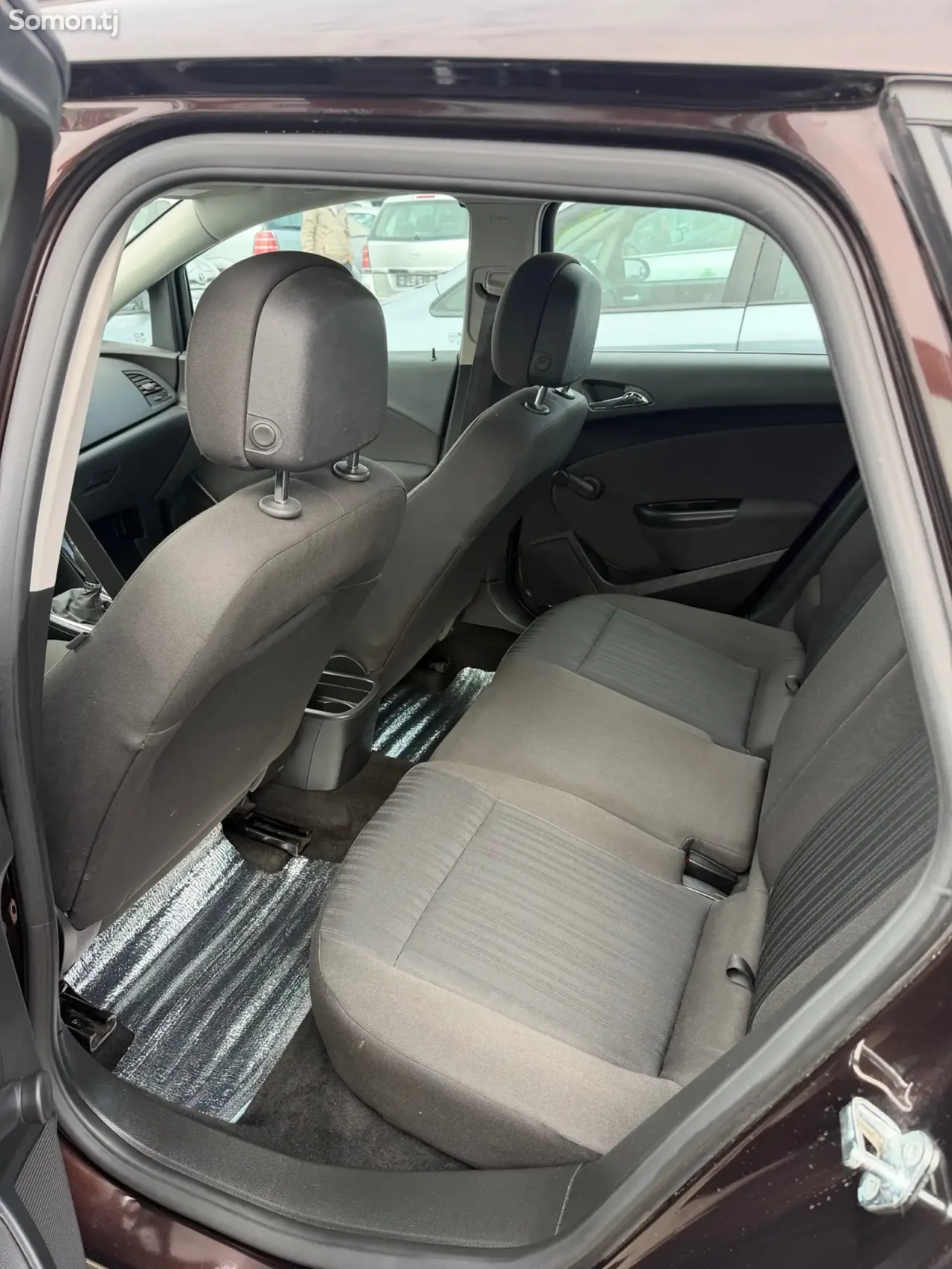Opel Astra J 2014 · 1.6 MT