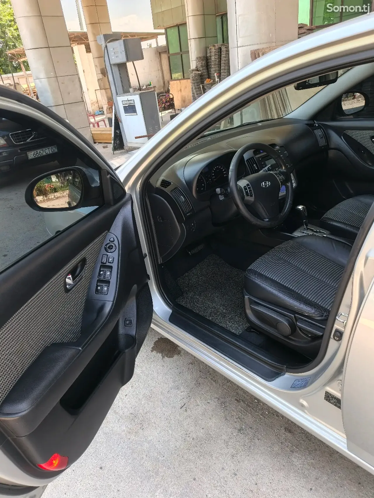 Hyundai Avante 2010 · 1.6 AT