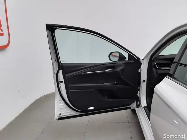 Toyota Camry 2025 · 2.0 AT