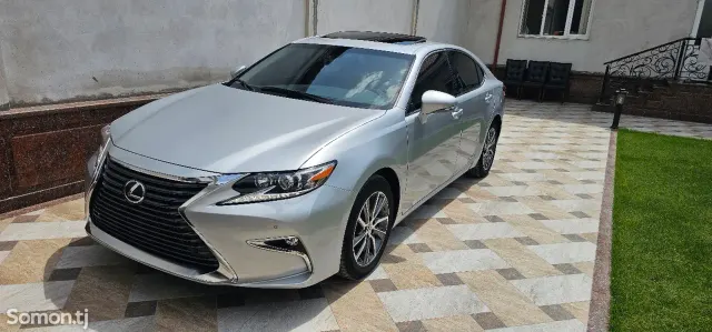 Lexus ES series 2017 · 3.0 AT