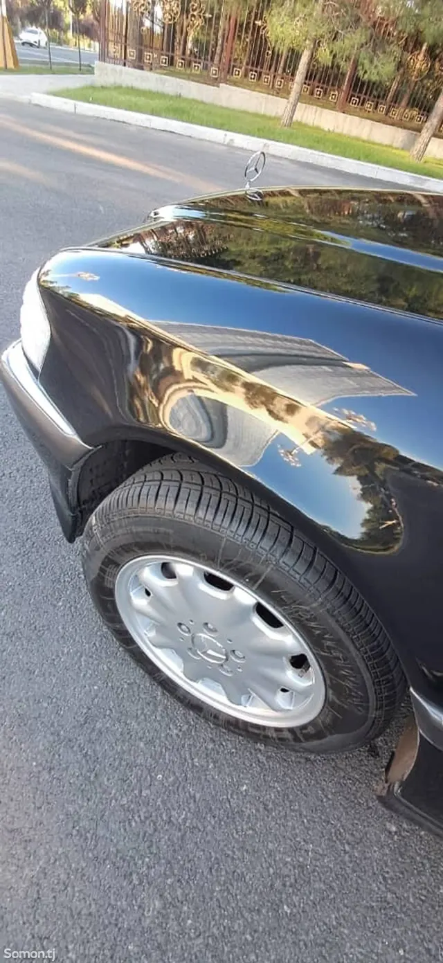 Mercedes-Benz C class 2000 · 2.0 AT
