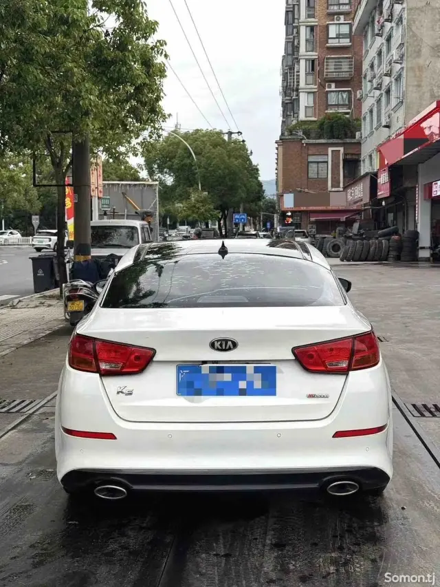 Kia K5 2015 · 2.0 AT