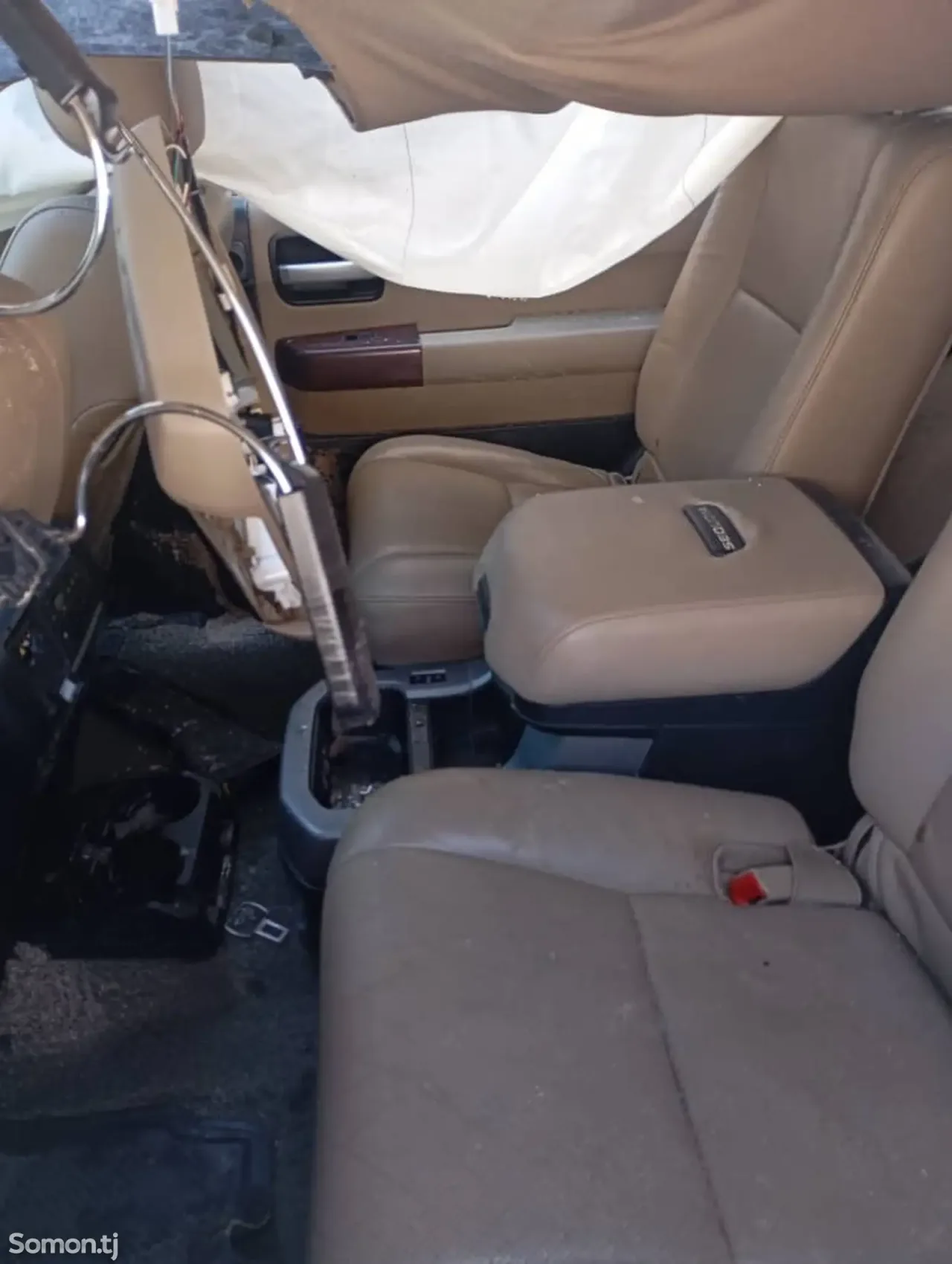 Toyota Sequoia 2013 · 5.7 AT