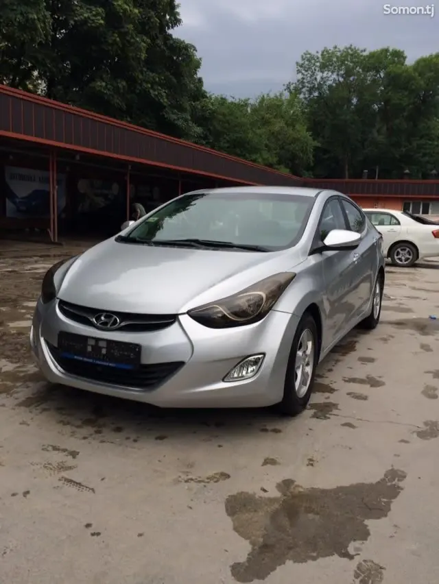 Hyundai Avante 2012 · 1.6 AT