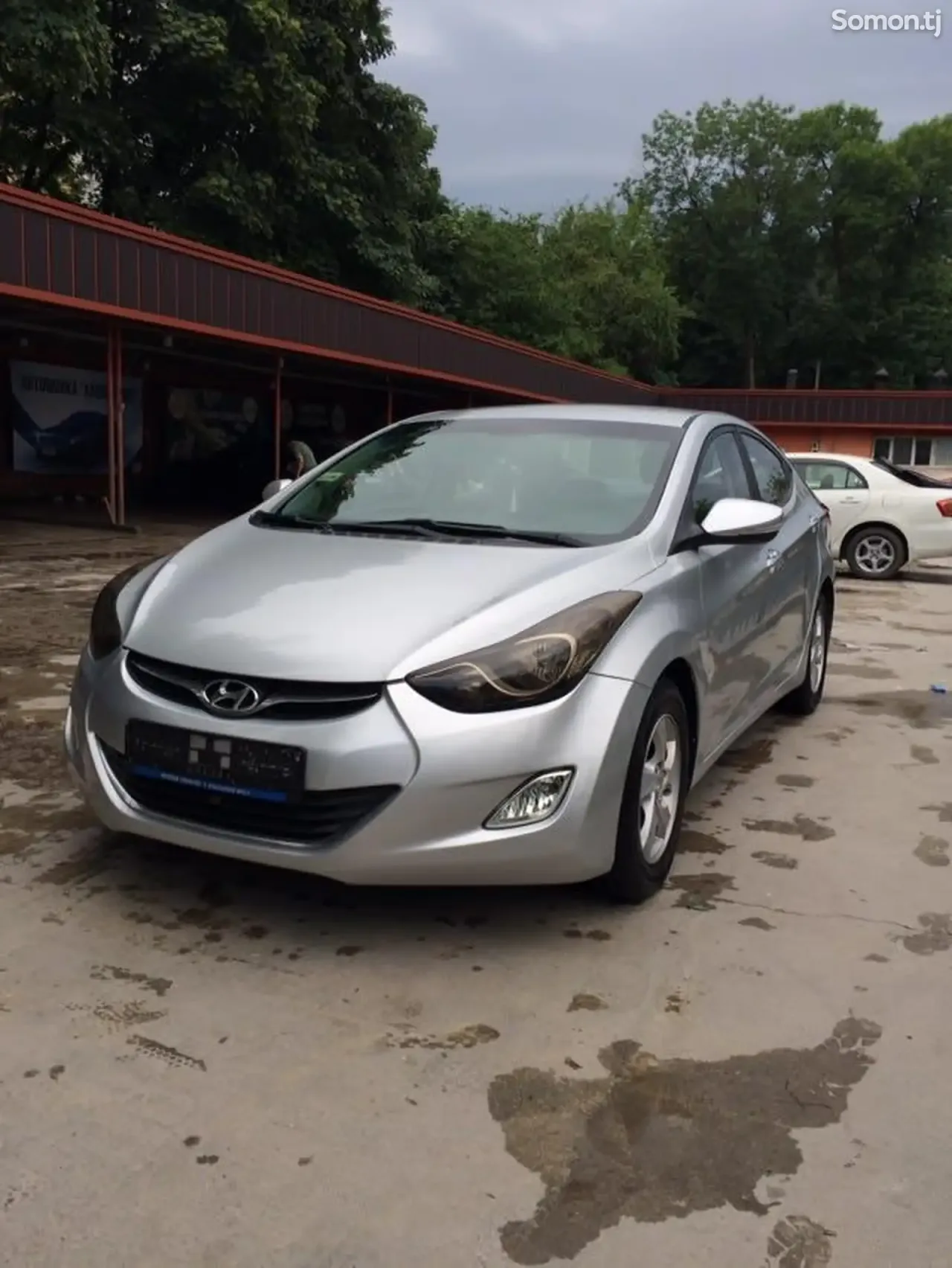 Hyundai Avante 2012 · 1.6 AT
